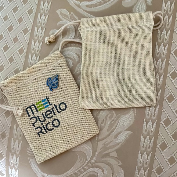 Meet Puerto Rico Small Burlap Pouches and Pins 5 1/2” x 7” $6 for 2! - Picture 4 of 6